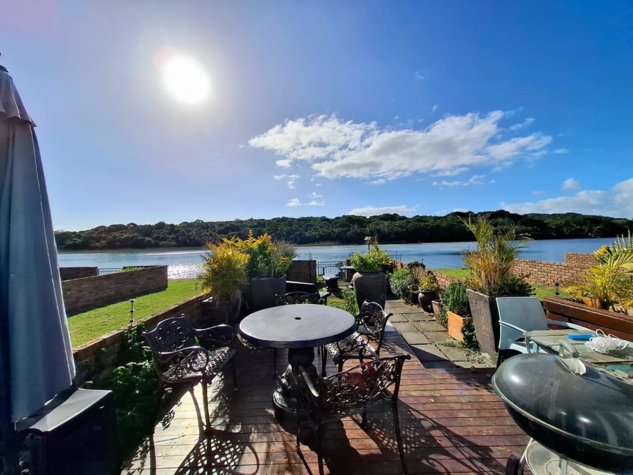 2 Bedroom Property for Sale in Bonza Bay Eastern Cape